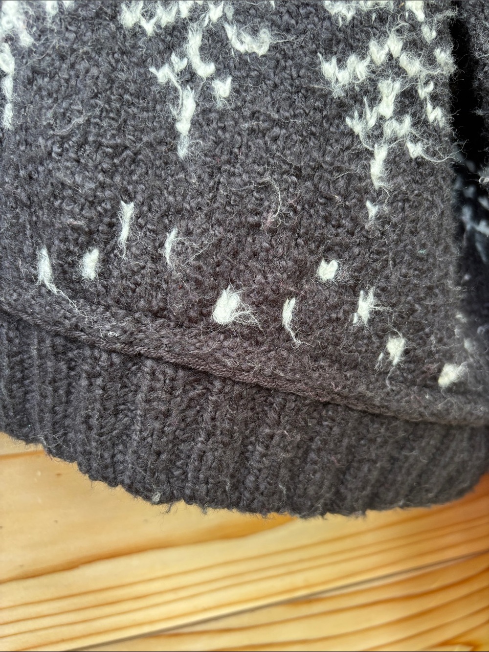 Pilcro V-Neck Fuzzy Printed Popover Sweater Fair Isle Medium - Picture 12 of 12